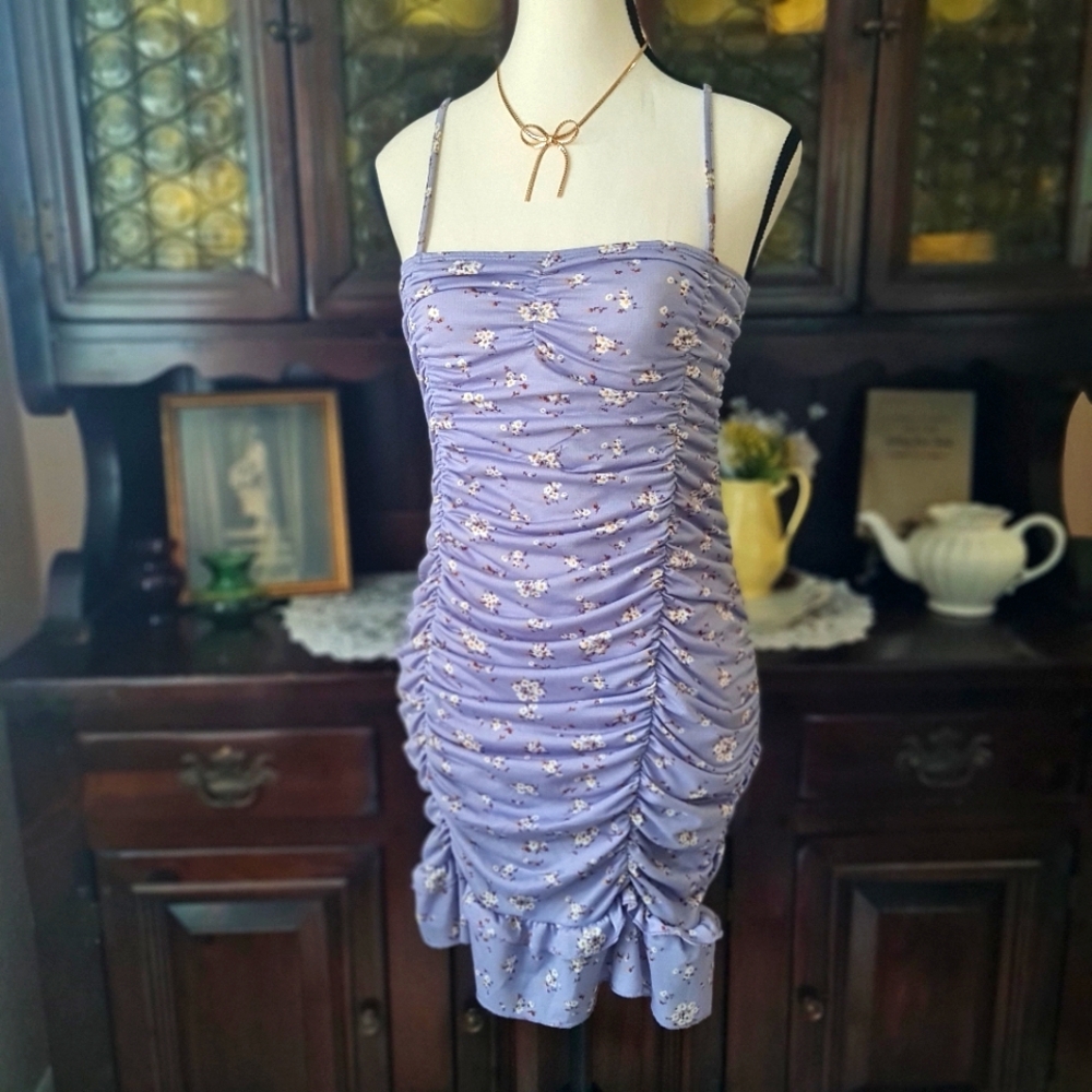 Periwinkle Purple Floral Ruched Ruffle Bodycon Dress F21 size Medium